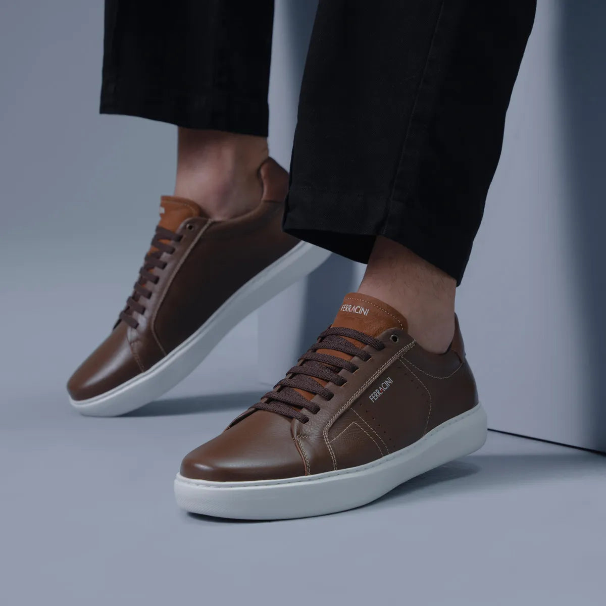 OFERTA MÊS DOS PAIS - Compre 1 Leve 2 Tênis Ferracini 2026 + Brinde Carteira Minimalista - [Lançamento]